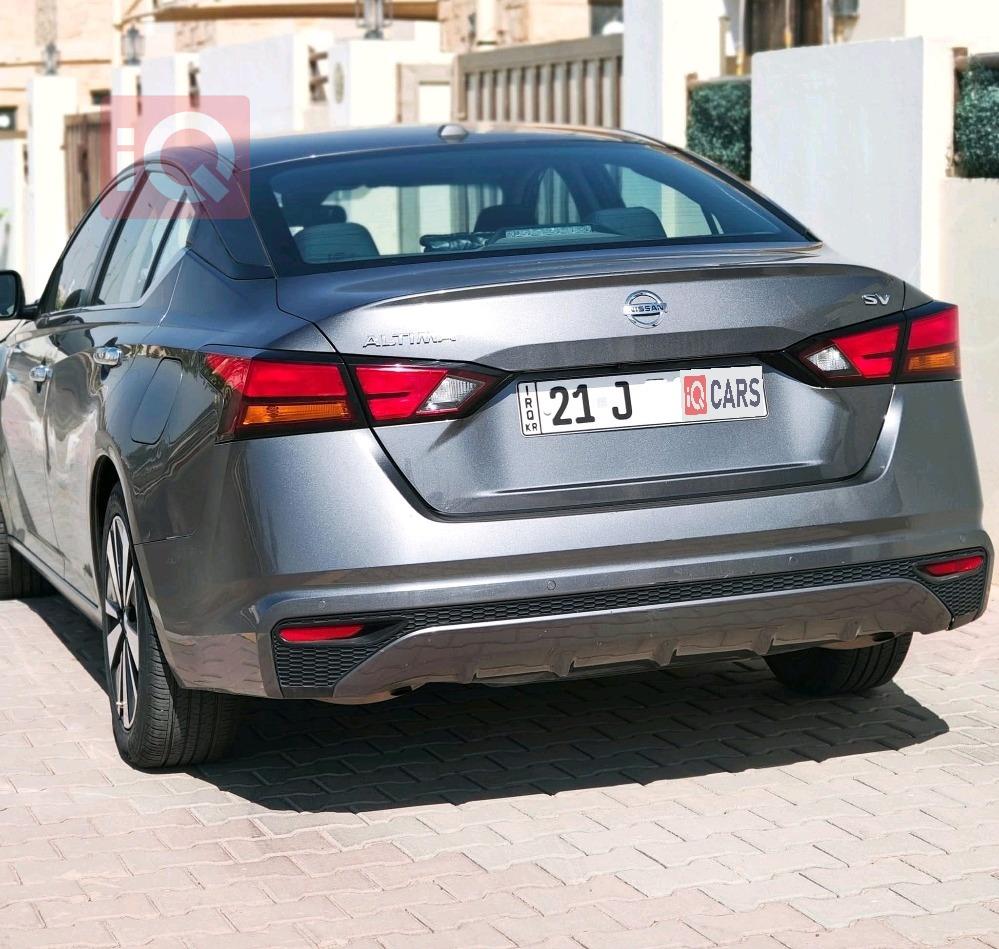 نيسان ألتيما